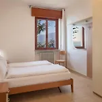 Vista With Pool Vila