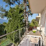 Vista With Pool