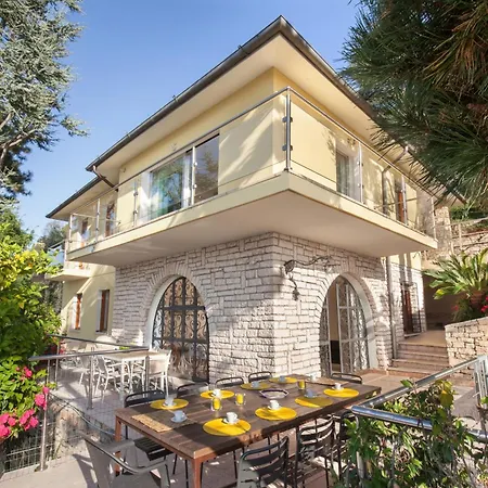 Villa Vista With Pool Torri Del Benaco
