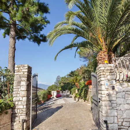 Villa Vista With Pool