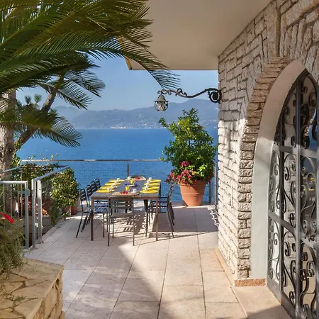 Vista With Pool Torri Del Benaco