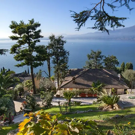 Vista With Pool *