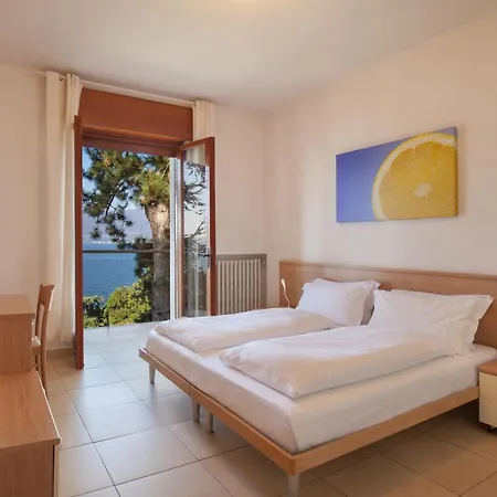 Vista With Pool Villa Torri Del Benaco