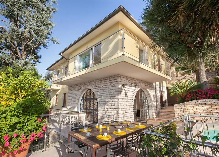 Villa Vista With Pool Torri Del Benaco